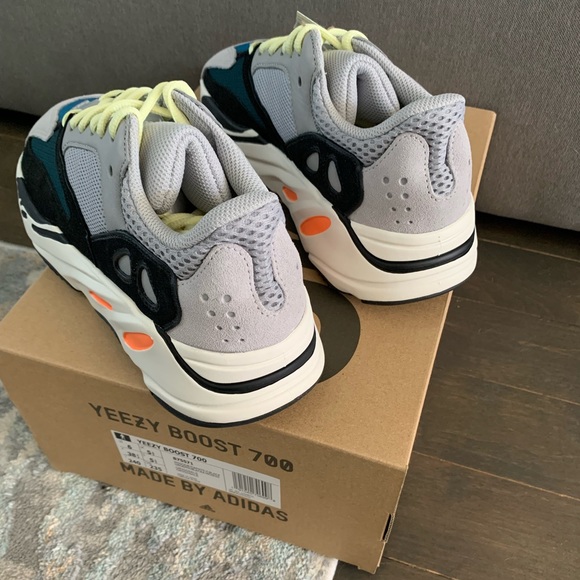 ❌SOLD❌Yeezy Boost 700 Wave Runner 6M / 7-7.5W - Picture 3 of 10